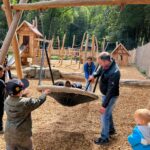 Kinder auf dem Spielplatz (mit Kemal Dogan)